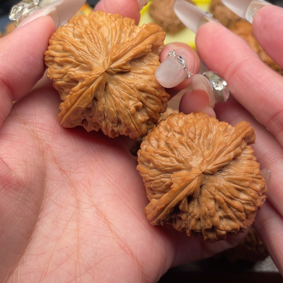 文玩核桃把件全品，毕业延庆老大白狮子47