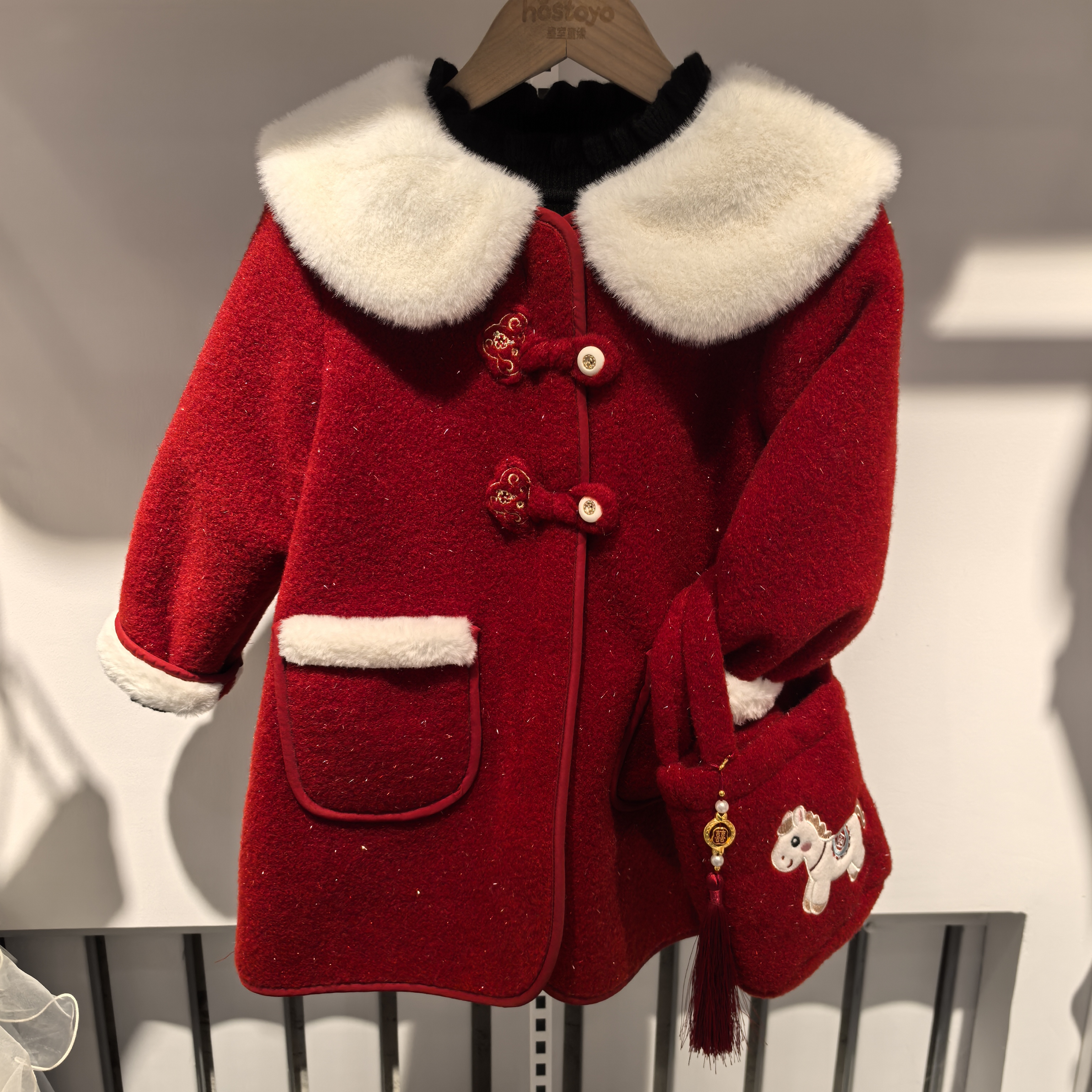 大女童新年红色毛呢大衣