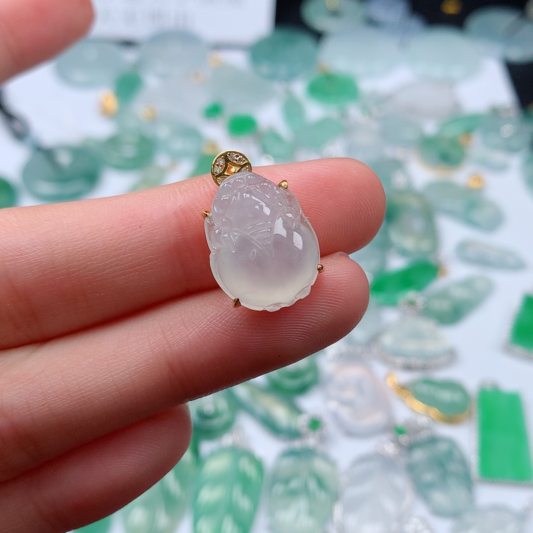 翡翠颈饰18K金镶嵌天然翡翠