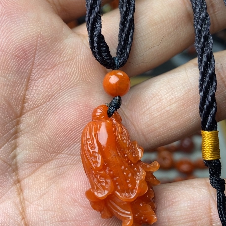 南红玛瑙配饰未镶嵌