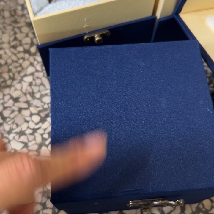 茶壶紫砂礼盒。    