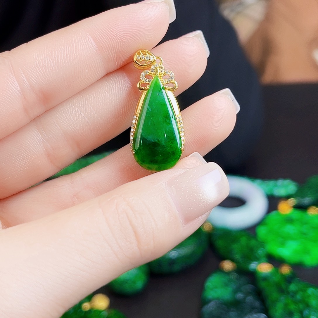 颈饰银S925镶嵌翡翠多样性