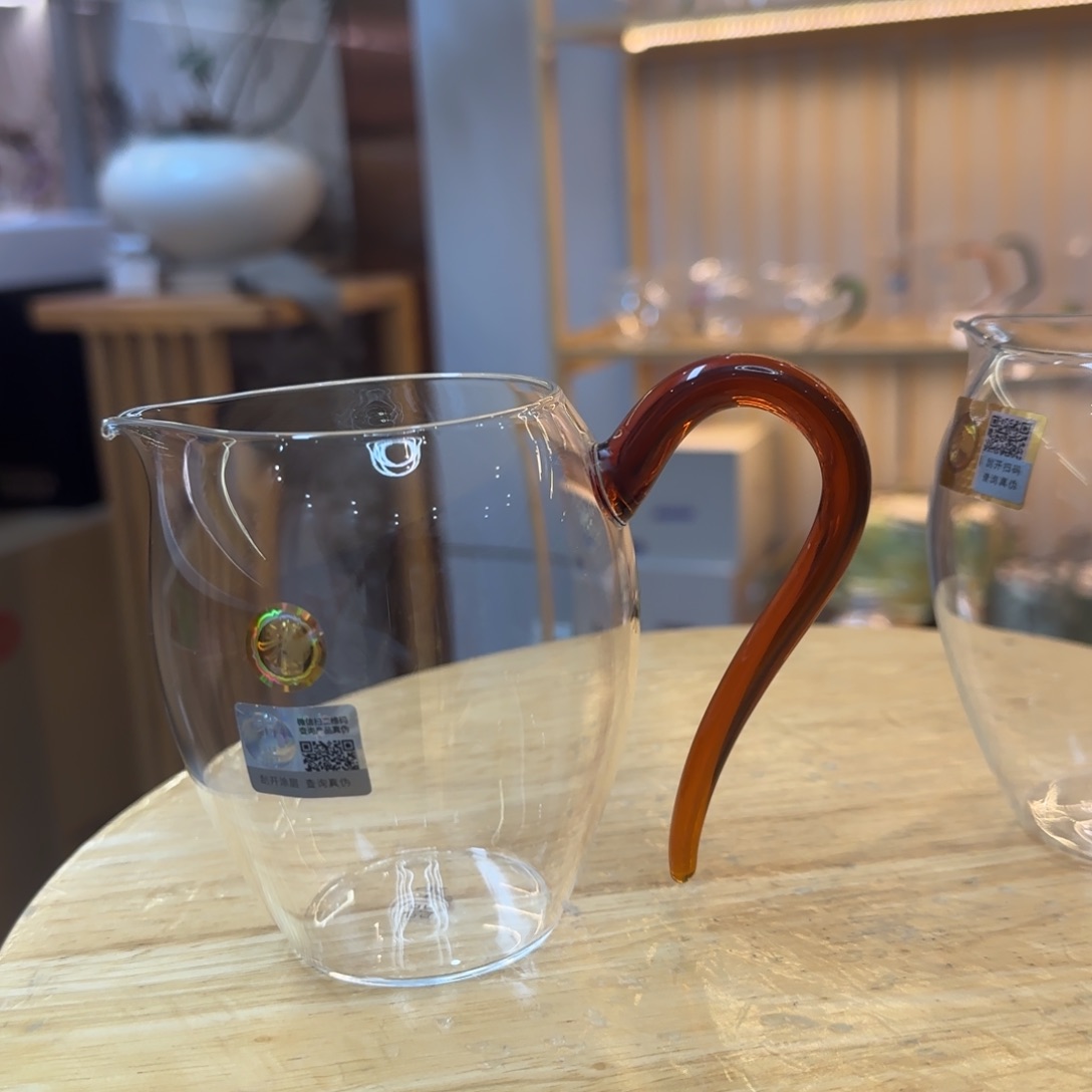禾器怡然公道杯琥珀色