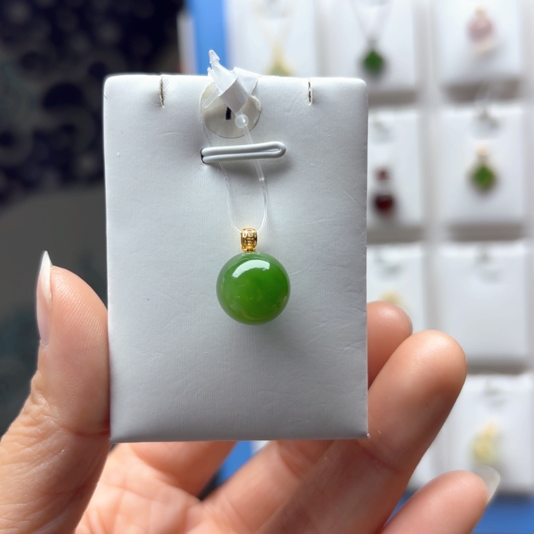 和田玉吊坠(不含链)18K金镶嵌