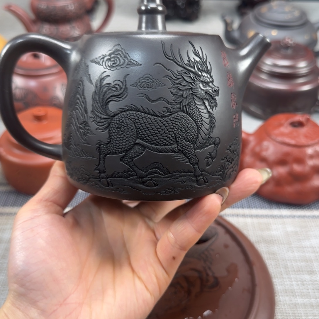 茶壶紫砂紫砂紫色紫砂