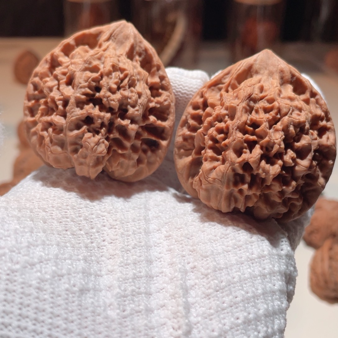 热***️文玩核桃吊坠文玩核桃麒麟纹官帽48