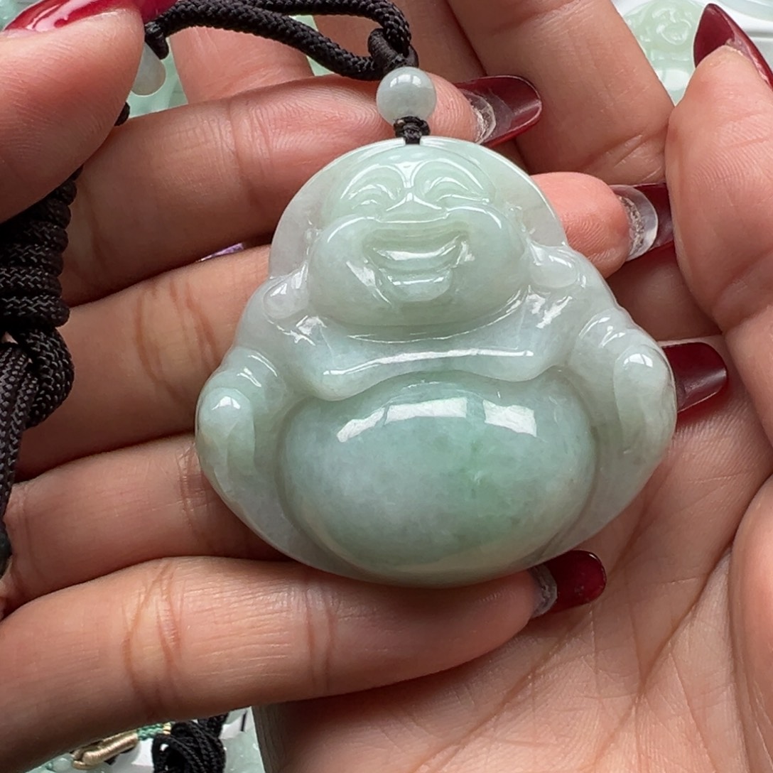 翡翠颈饰未镶嵌45.5×48.8×12.8