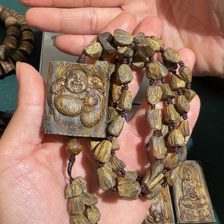 沉香吊坠弥勒佛树丁老料吊坠29克