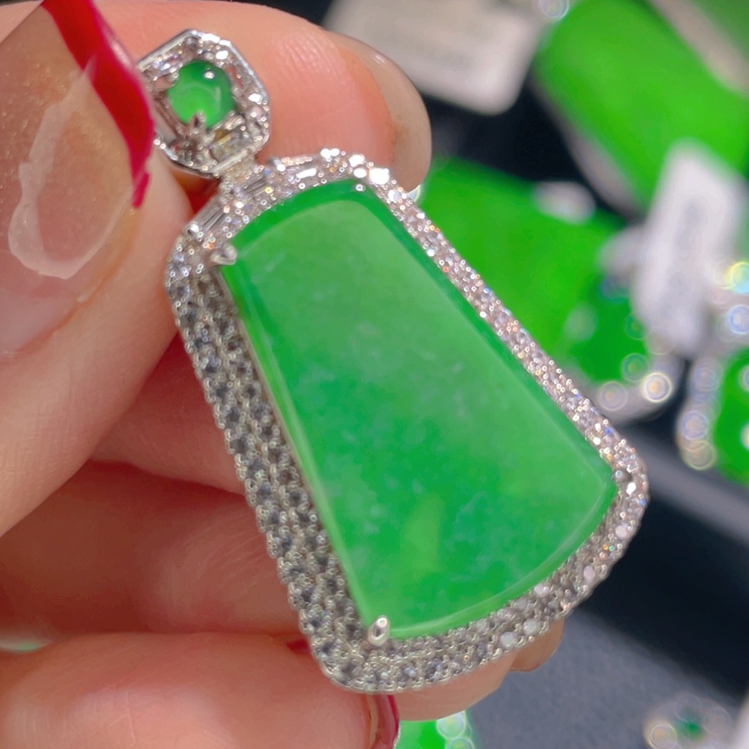 翡翠吊坠(不含链)未镶嵌