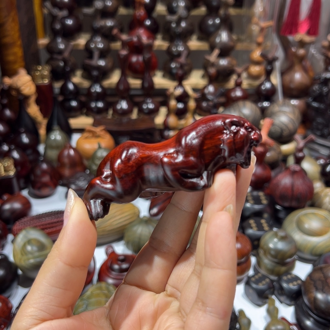 雷****香榧木东非紫檀老虎