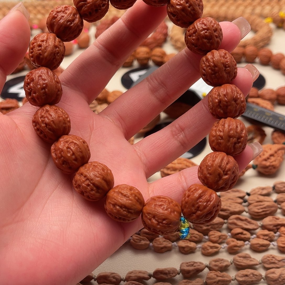 青***在吊坠文玩核桃京八棱