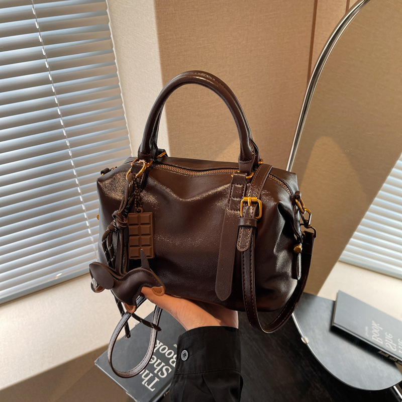 高级感小众包包女2025波士顿新款复古百搭斜跨包女士休闲手提包女