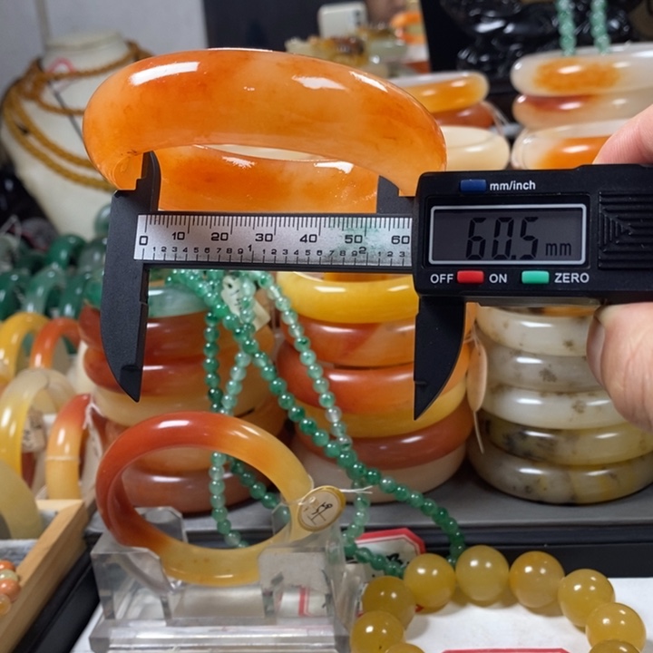 石英质玉（黄龙玉）合金手镯