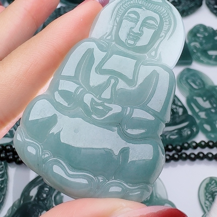 颈饰未镶嵌翡翠天然的A货翡翠多样性发其一