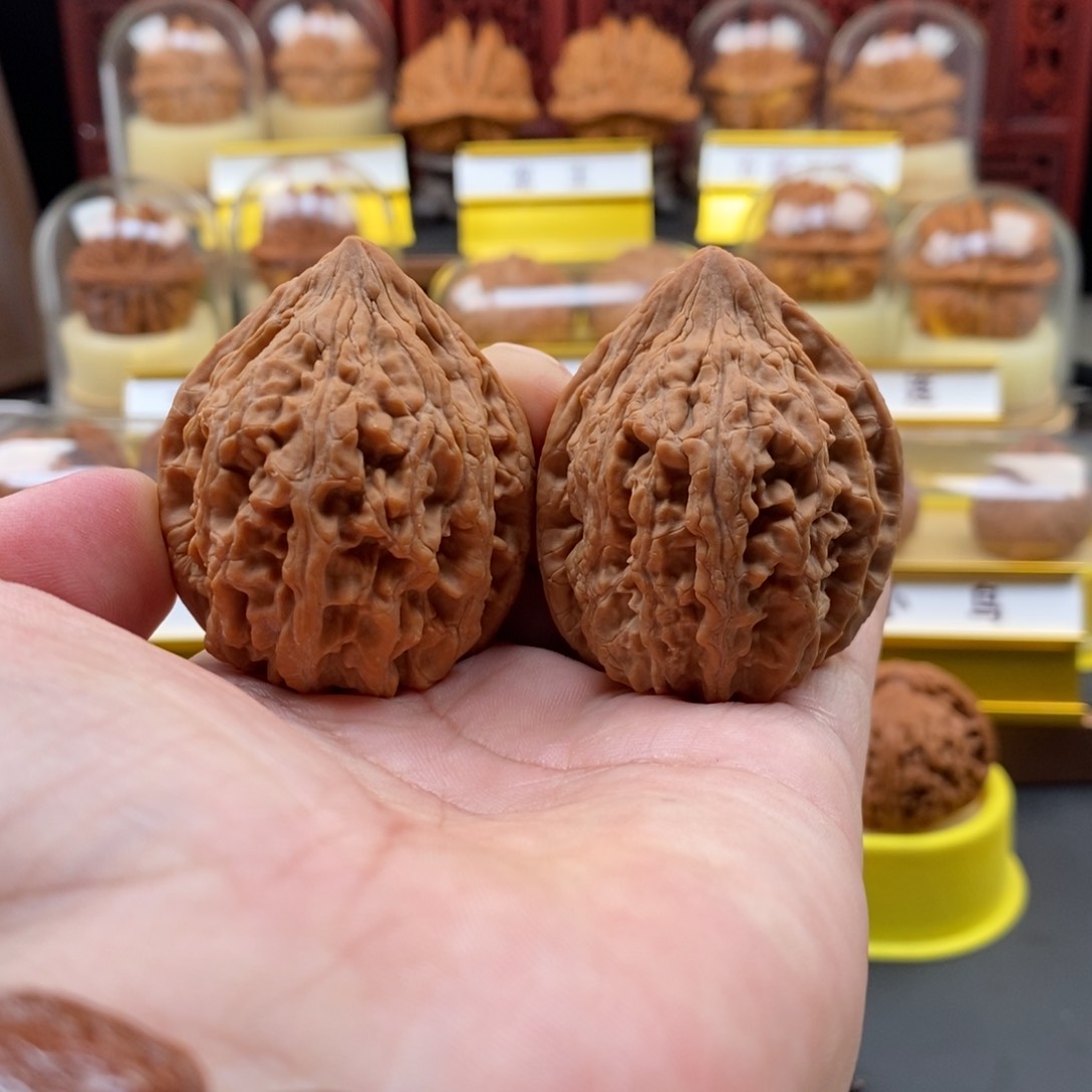 文玩核桃吊坠大沽石，全品，尺寸41