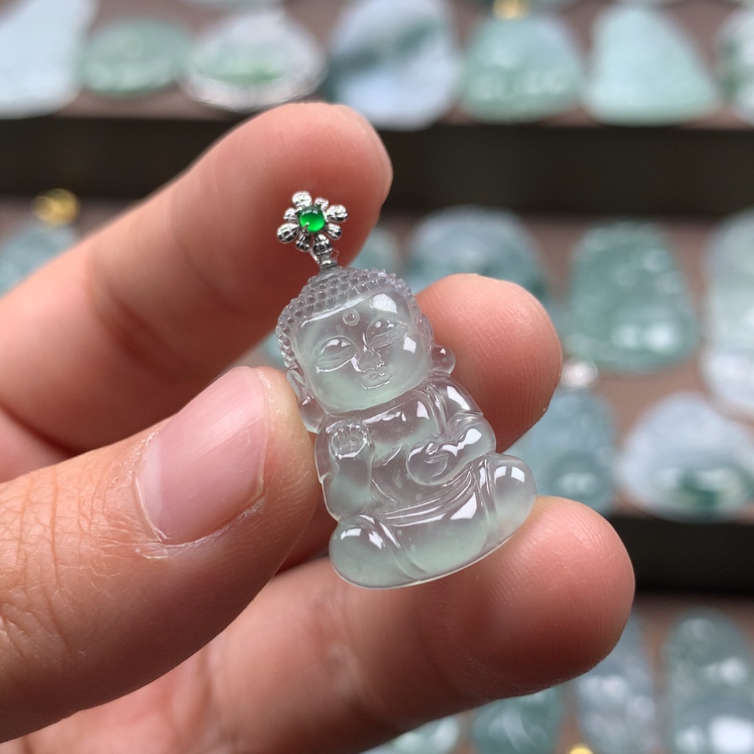 颈饰18K金镶嵌翡翠天然翡翠