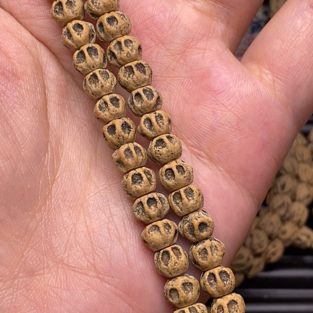 柏香籽/百香籽吊坠～