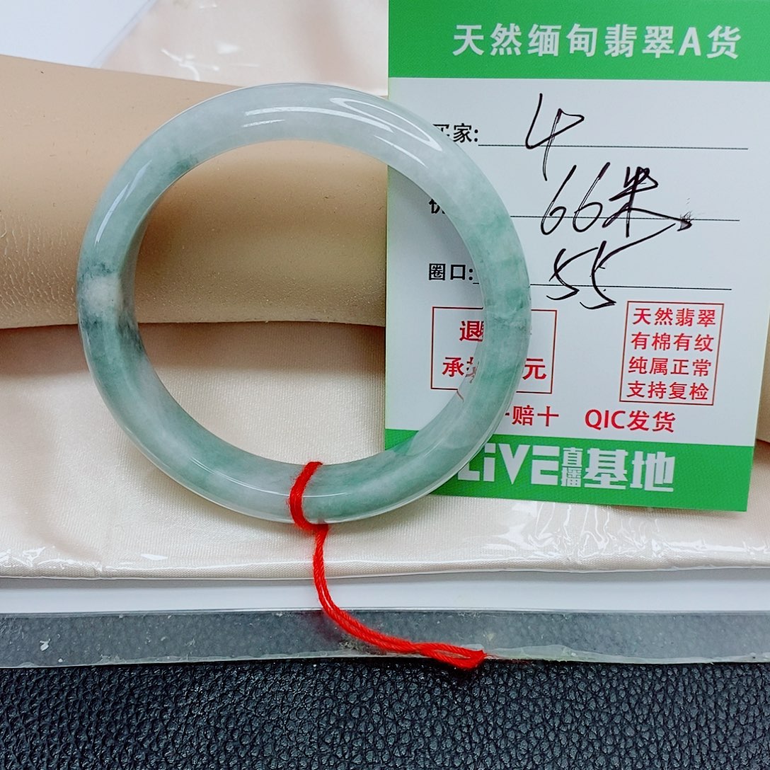 翡翠未镶嵌手镯天然翡翠4
