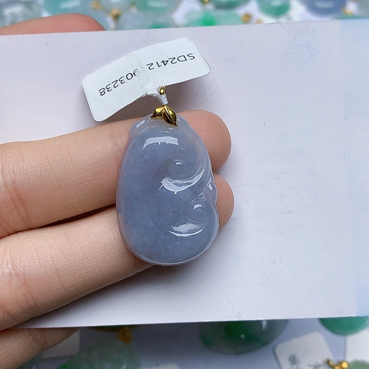 翡翠颈饰未镶嵌桉*如意111