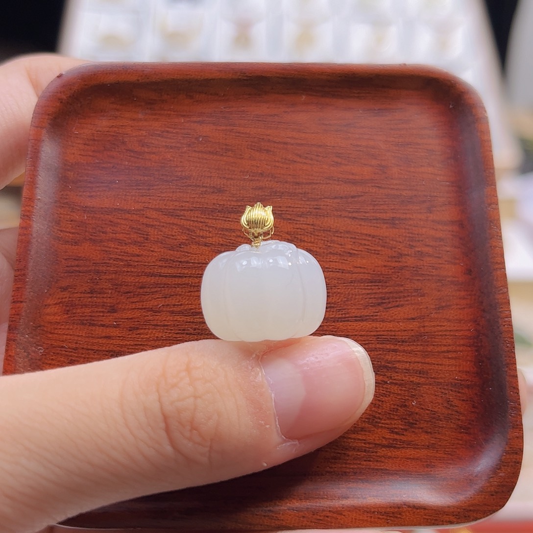 和田玉18K金镶嵌吊坠(不含链)