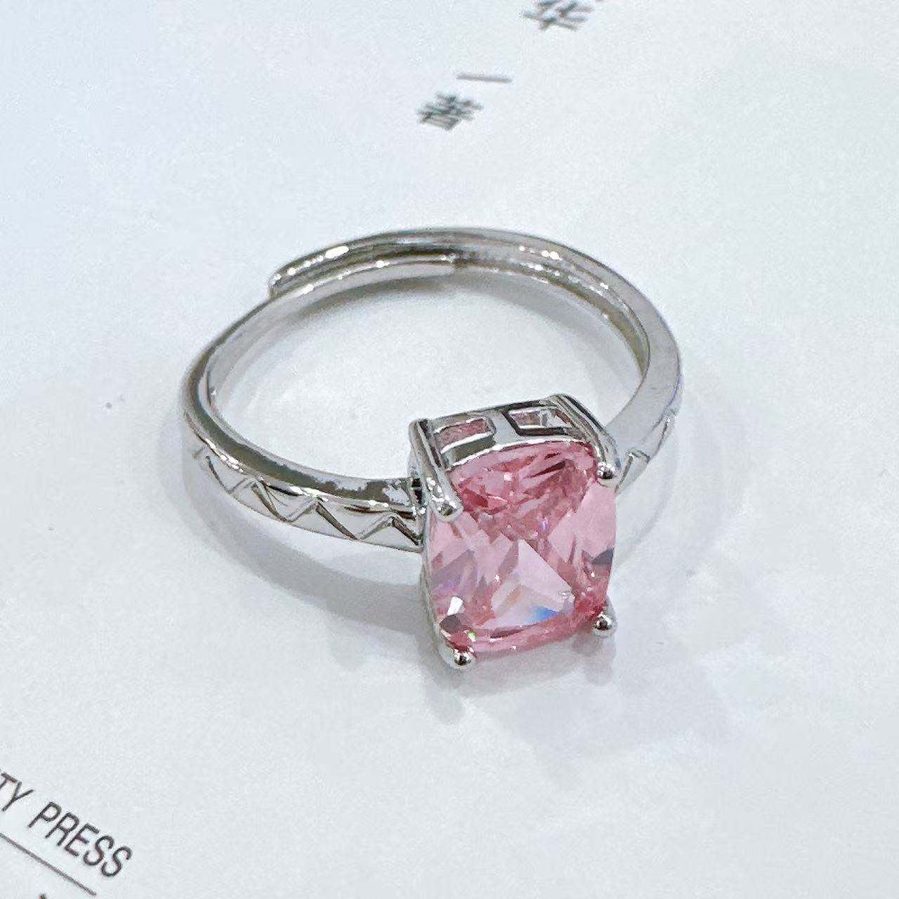 【清梧云初】 精工典藏粉绿宝戒指1080