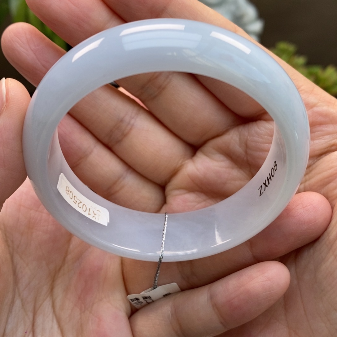 翡翠手镯未镶嵌天然