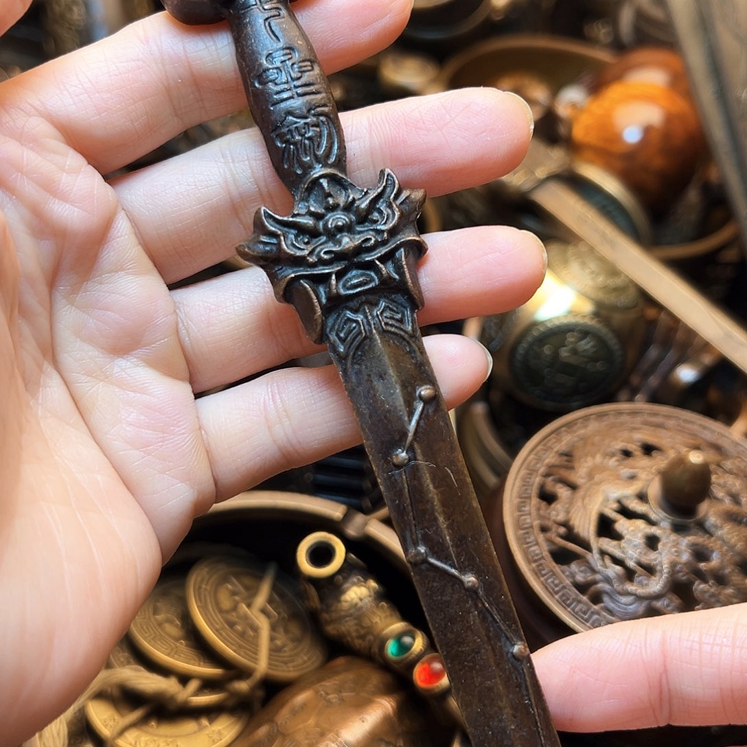 精美铜器工艺品等