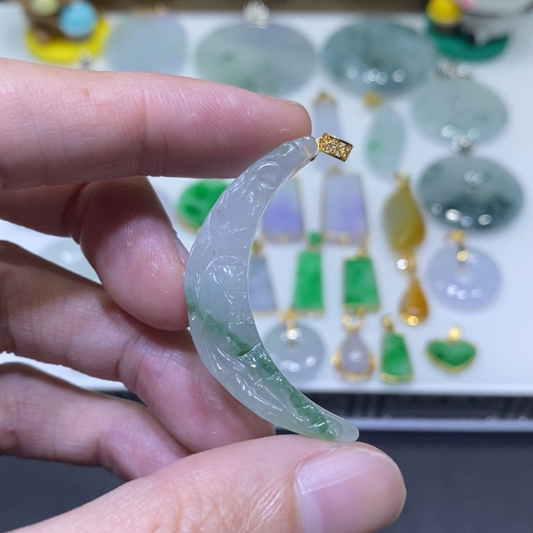 翡翠18K金镶嵌吊坠(不含链)