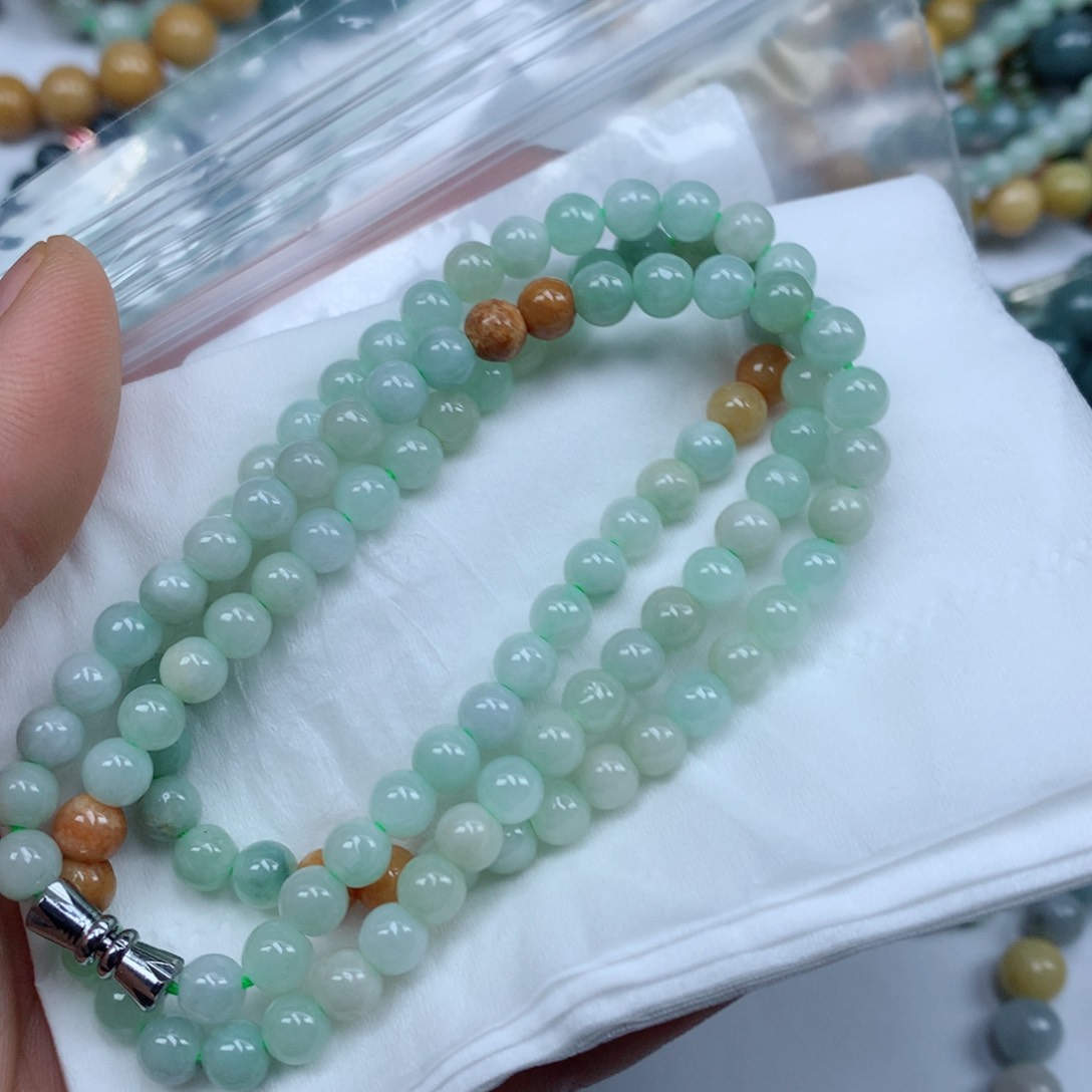 翡翠颈饰未镶嵌翡翠