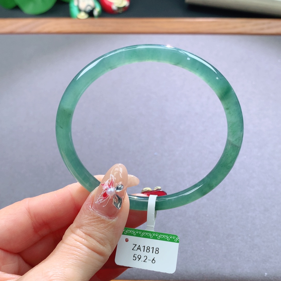 翡翠手镯未镶嵌天然翡翠手镯叮当镯