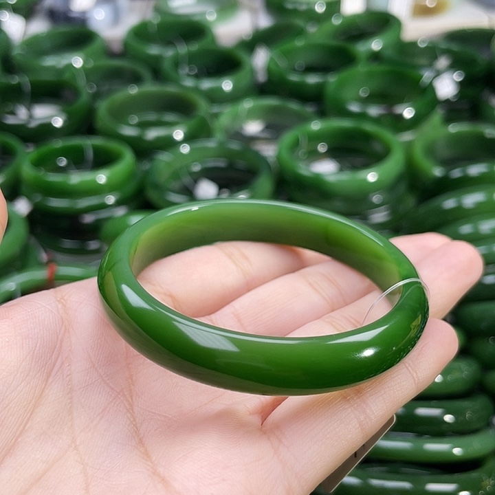 未镶嵌手镯和田玉（碧玉）