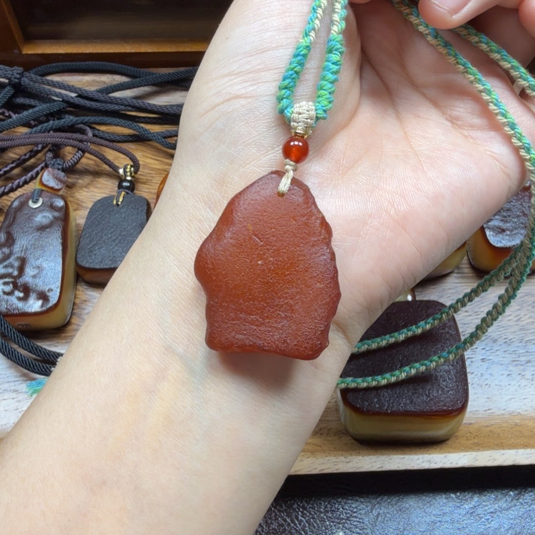琥珀吊坠(赠链)未镶嵌