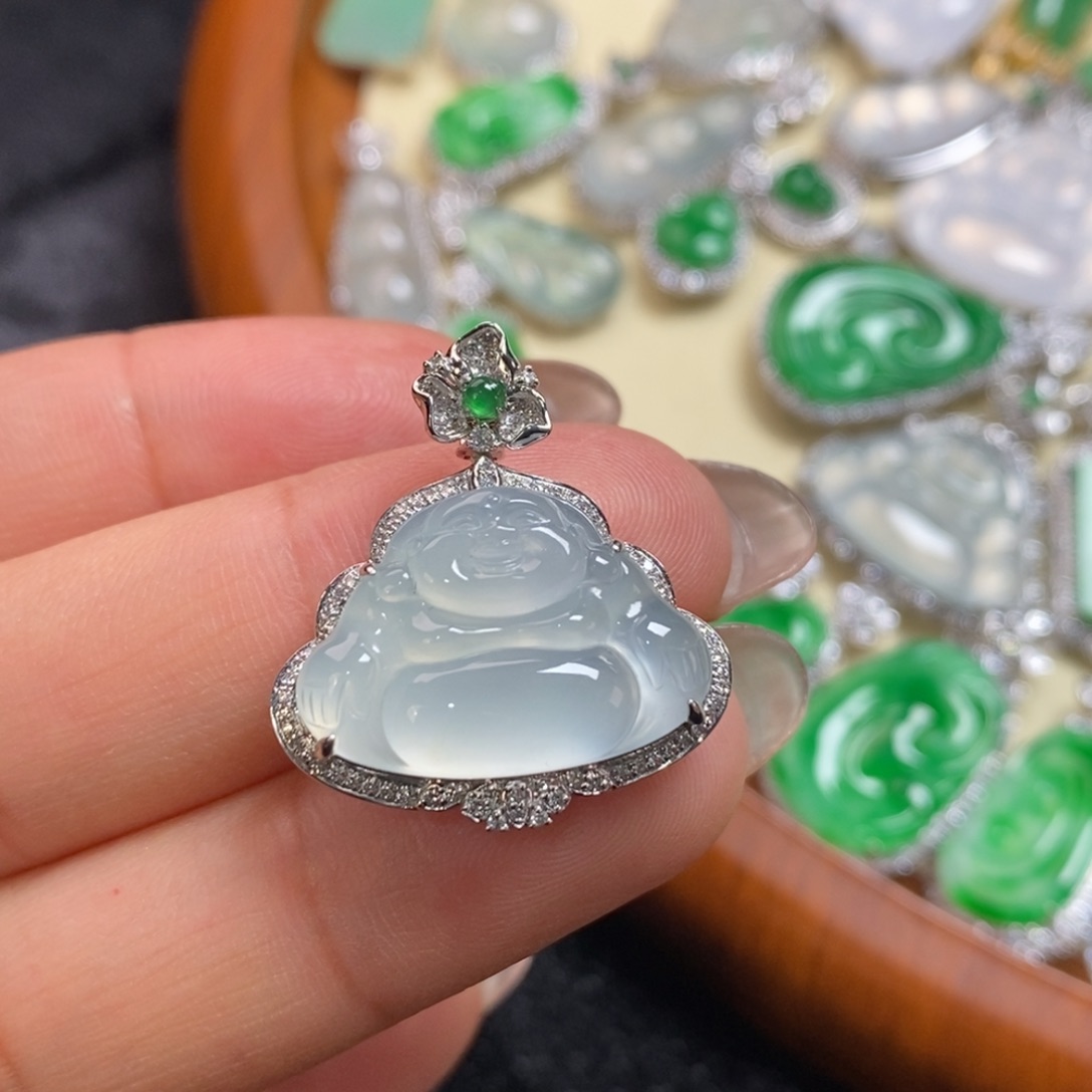 翡翠吊坠(赠链)18K金镶嵌