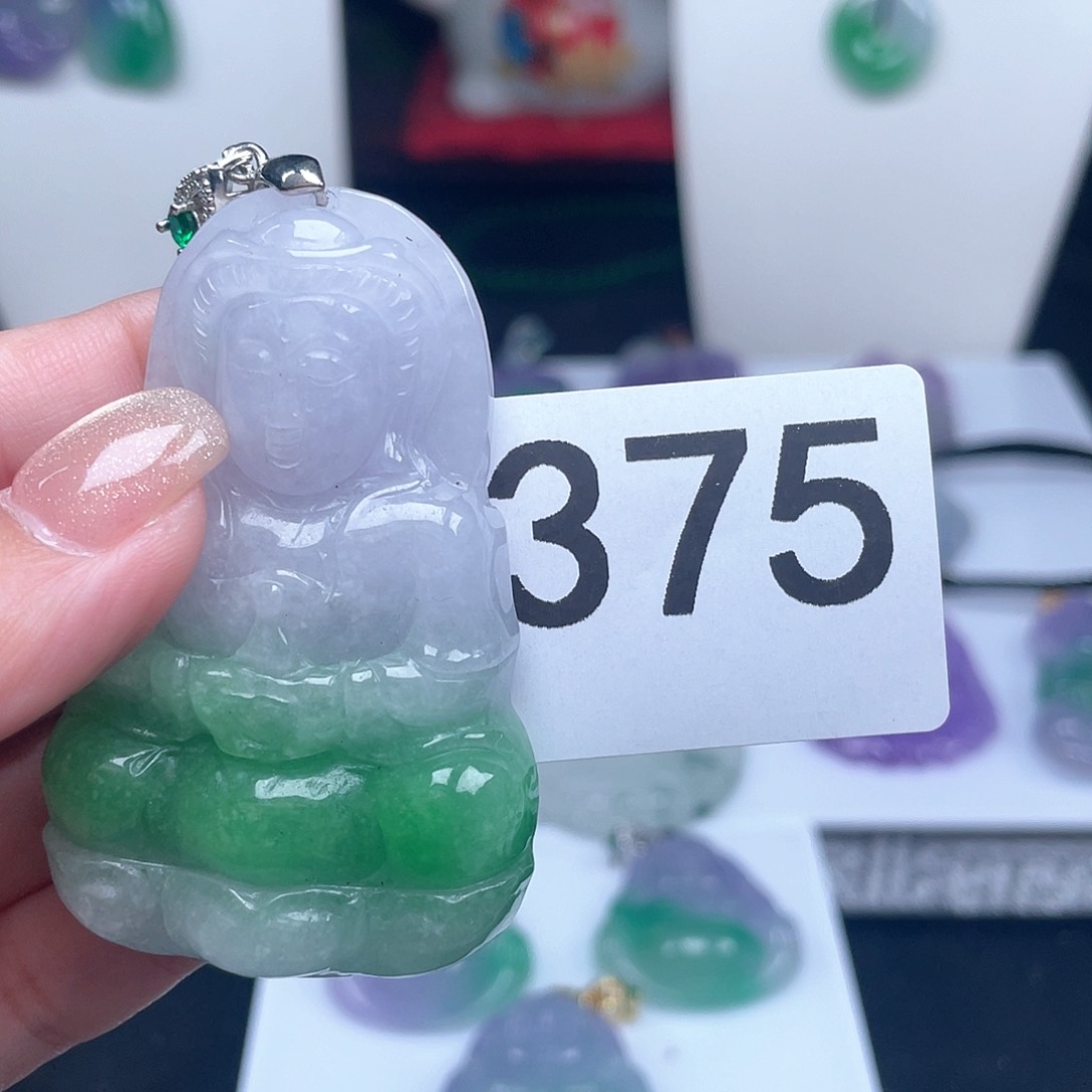 翡翠吊坠(赠链)未镶嵌