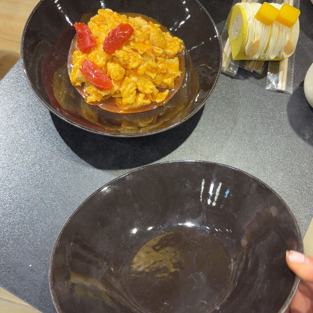 瓷微瑕两个8寸介意勿拍