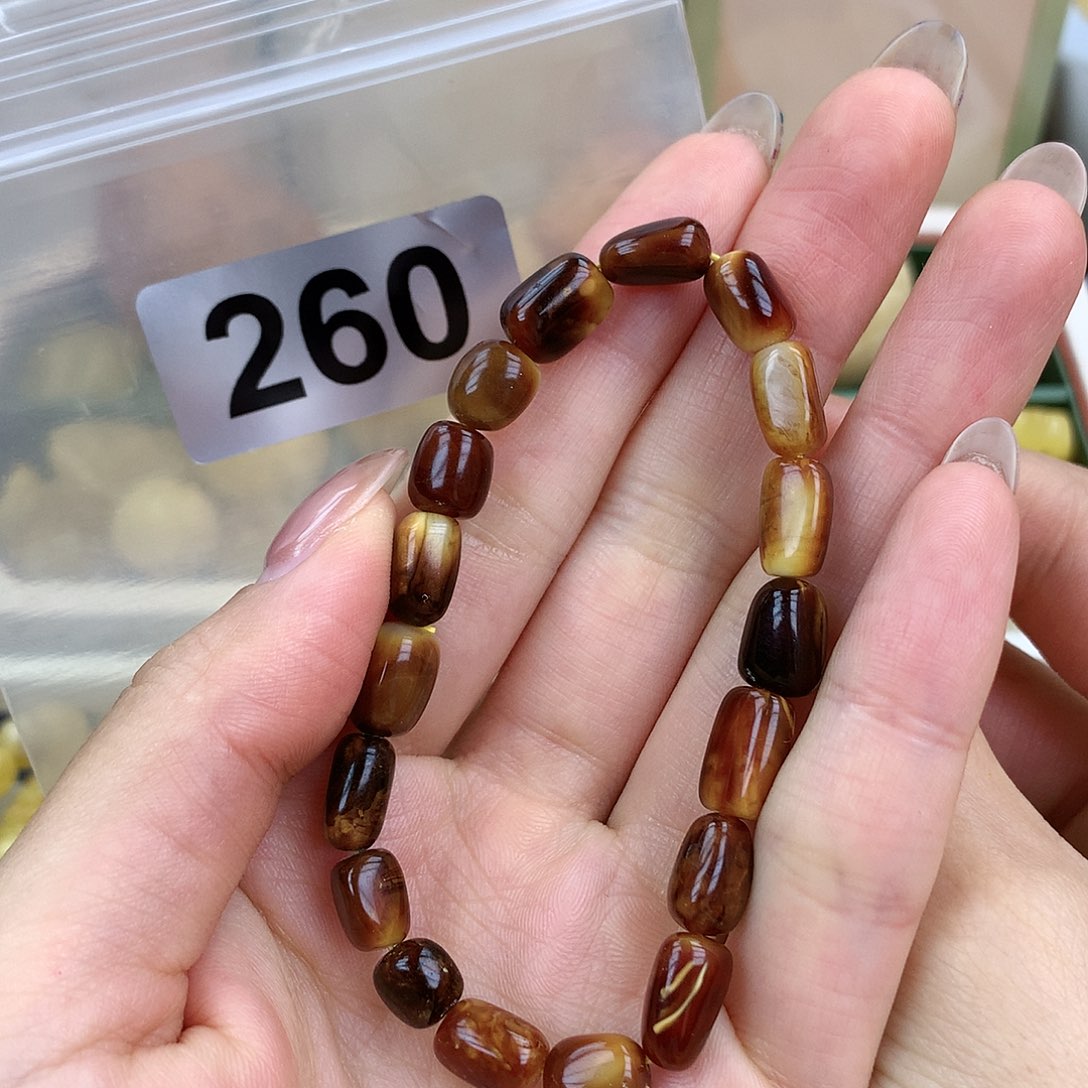 琥珀未镶嵌珠宝奇石7.1