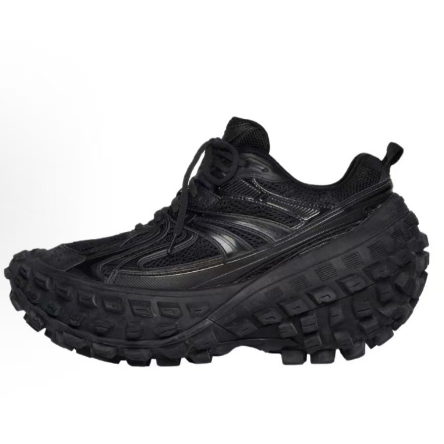 未使用 Balenciaga/巴黎世家 （芦芦）巴黎世家 黑色 做旧轮胎鞋