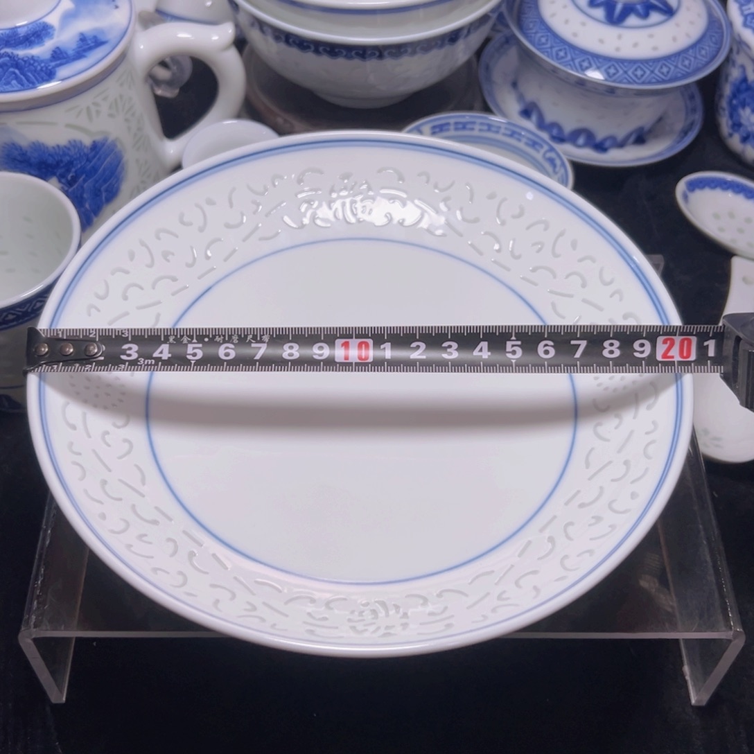 碗双线雕塑福字八寸盘