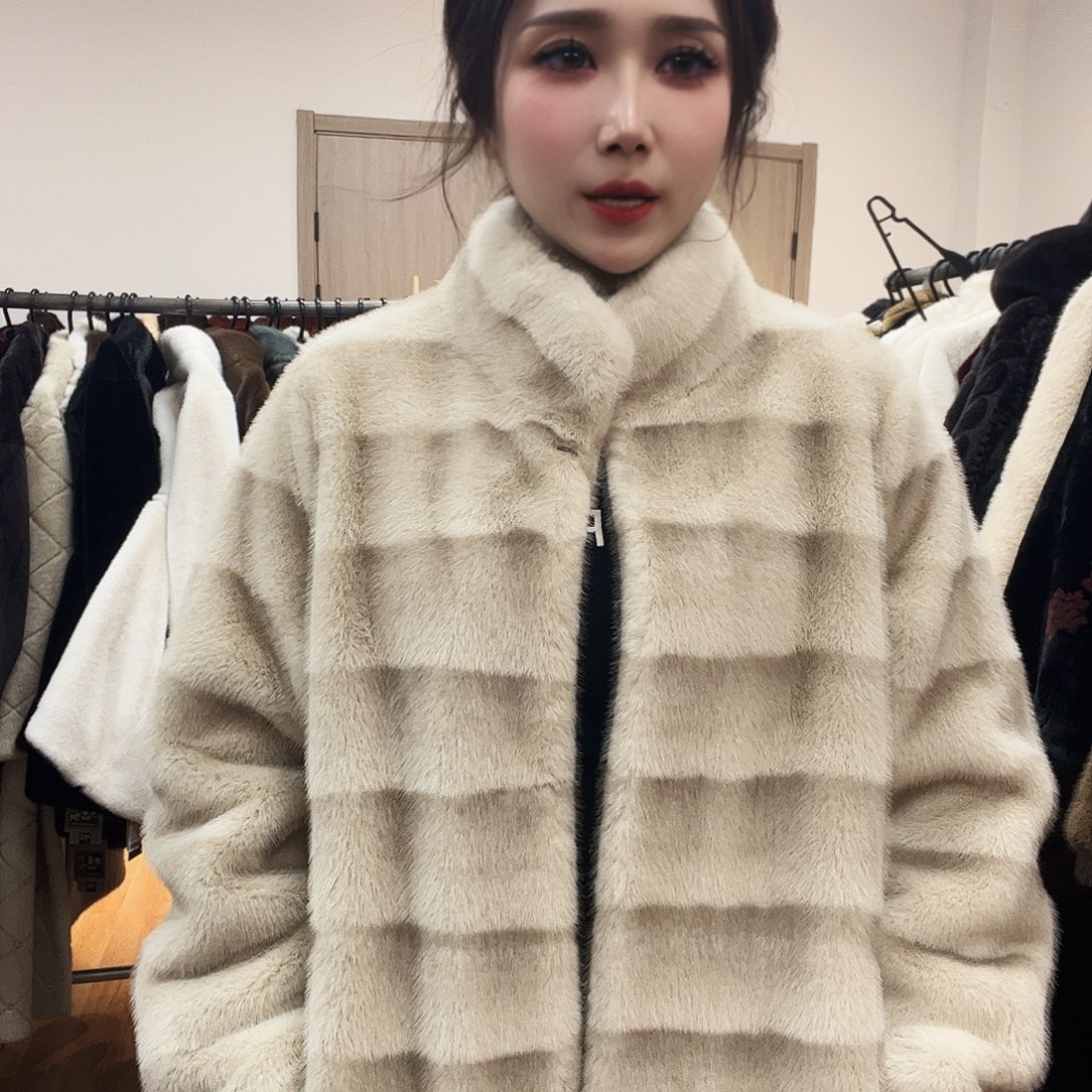 16号皮毛一体外套