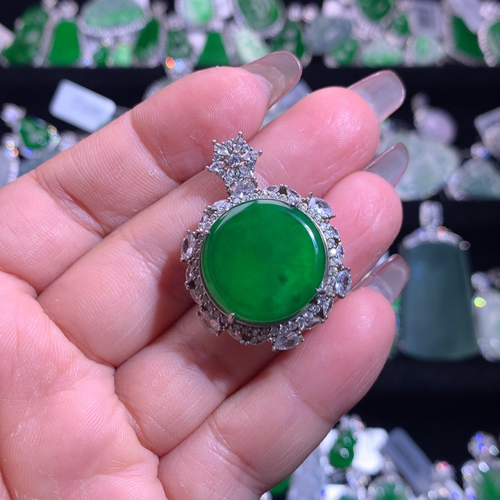 【闪购商品】颈饰银S925镶嵌翡翠天然翡翠