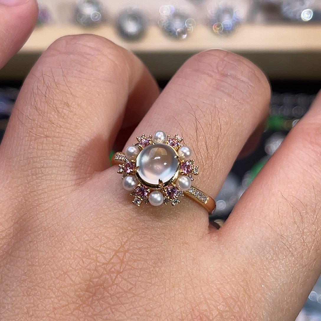 翡翠18K金镶嵌戒指玻璃种冰蛋