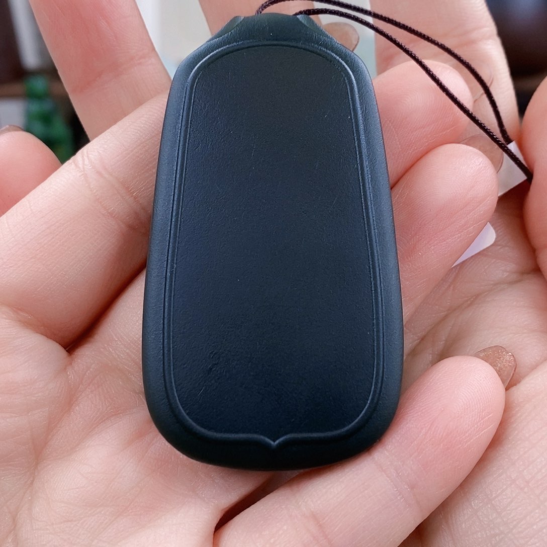 和田玉颈饰未镶嵌丐****》