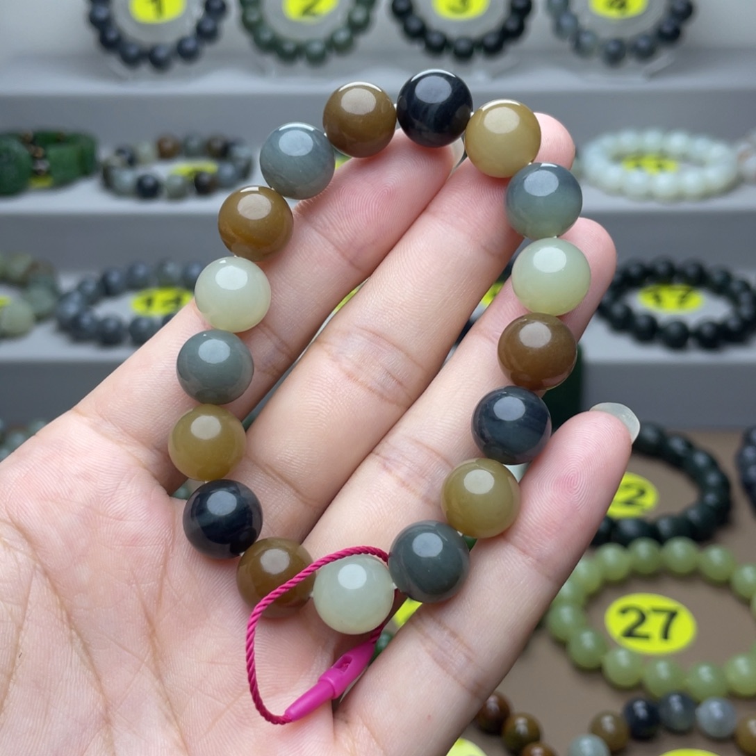 和田玉未镶嵌手串