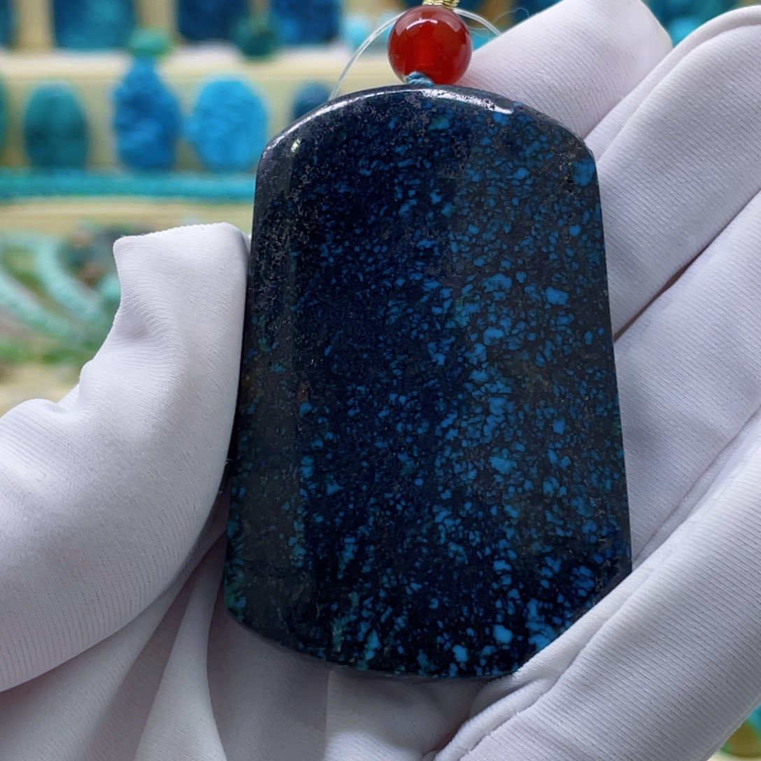 绿松石未镶嵌颈饰