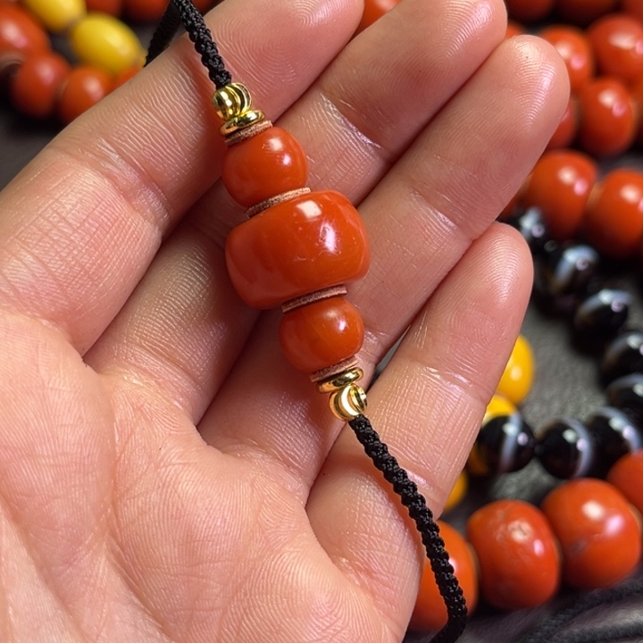 颈饰琉璃小*琉璃………..