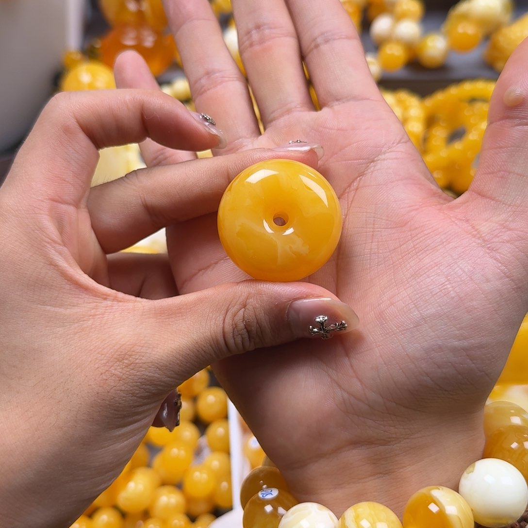 蜜蜡珠宝奇石未镶嵌