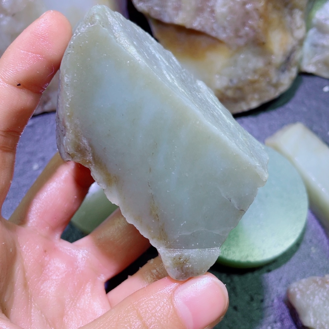 和田玉未镶嵌珠宝半成品