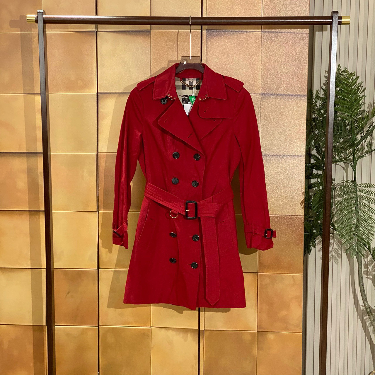 Burberry红色桑德林汉姆双排扣风衣/38码/99新/24473