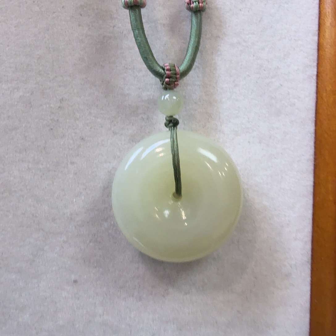 快***单和田玉未镶嵌颈饰