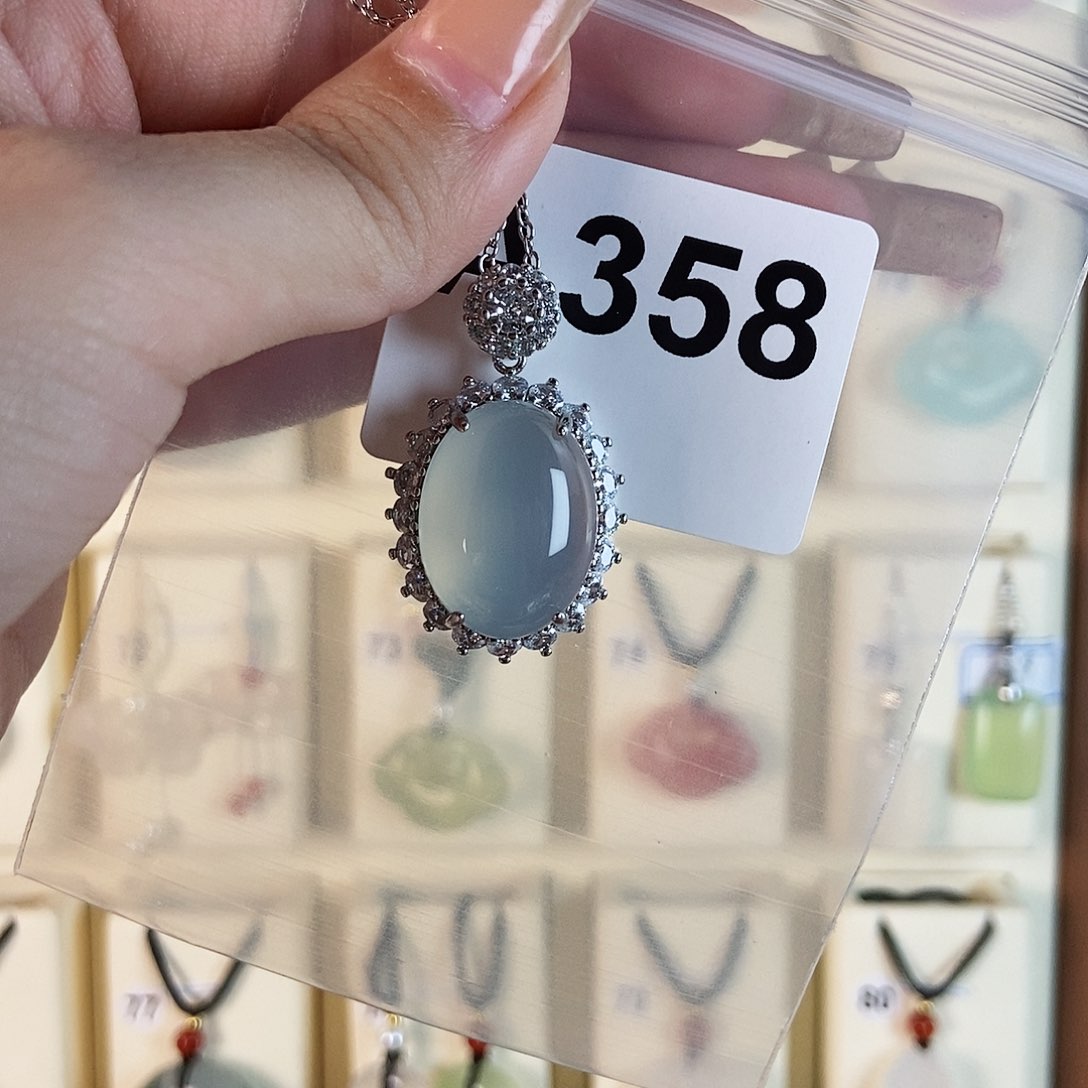 玛瑙/玉髓颈饰合金